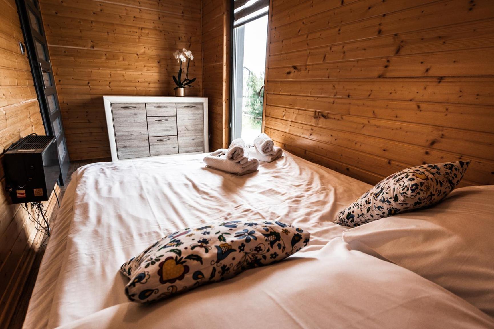 Osada Skoczkowo Komfortowe Domki Z Jacuzzi Nad Jeziorem- Sauna- Balia- Prywatny Staw Wedkarski Podiazy Экстерьер фото